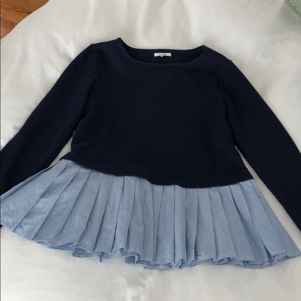 Pleione Sweatshirt w/ Ruffled hem